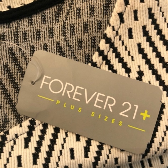 *FOREVER 21+* Sleeveless Knit Crop Top Size 2X - Picture 6 of 7